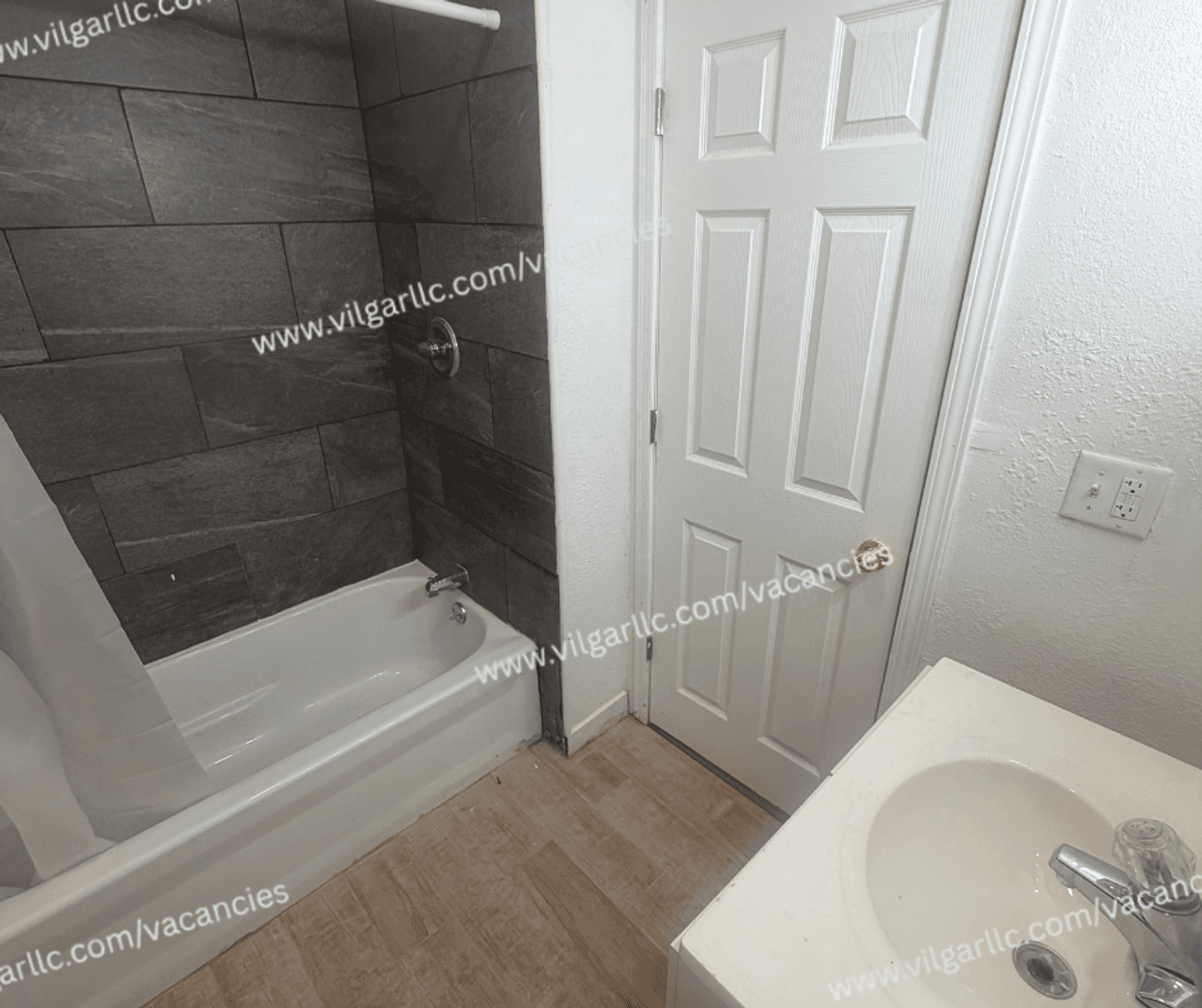 Gary Apartment: 1514 W 5th Ave
