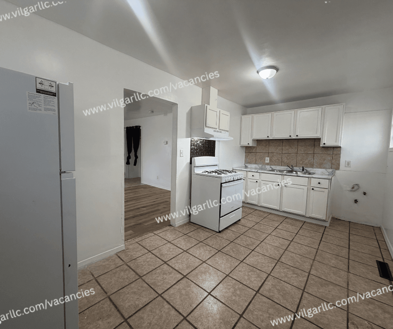 Gary House: 2700 Central Dr