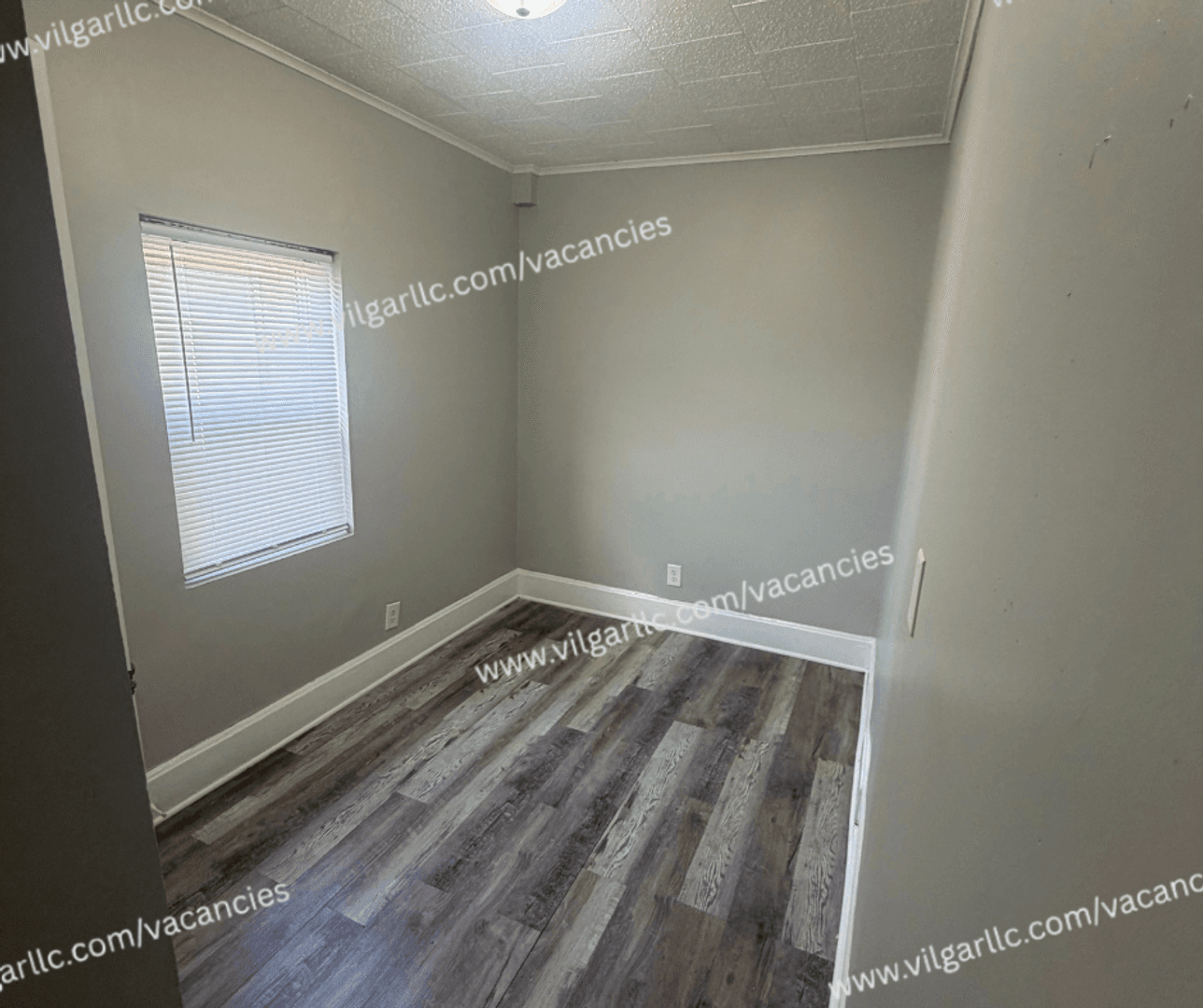 East Chicago Apartment: 5006 Magoun
