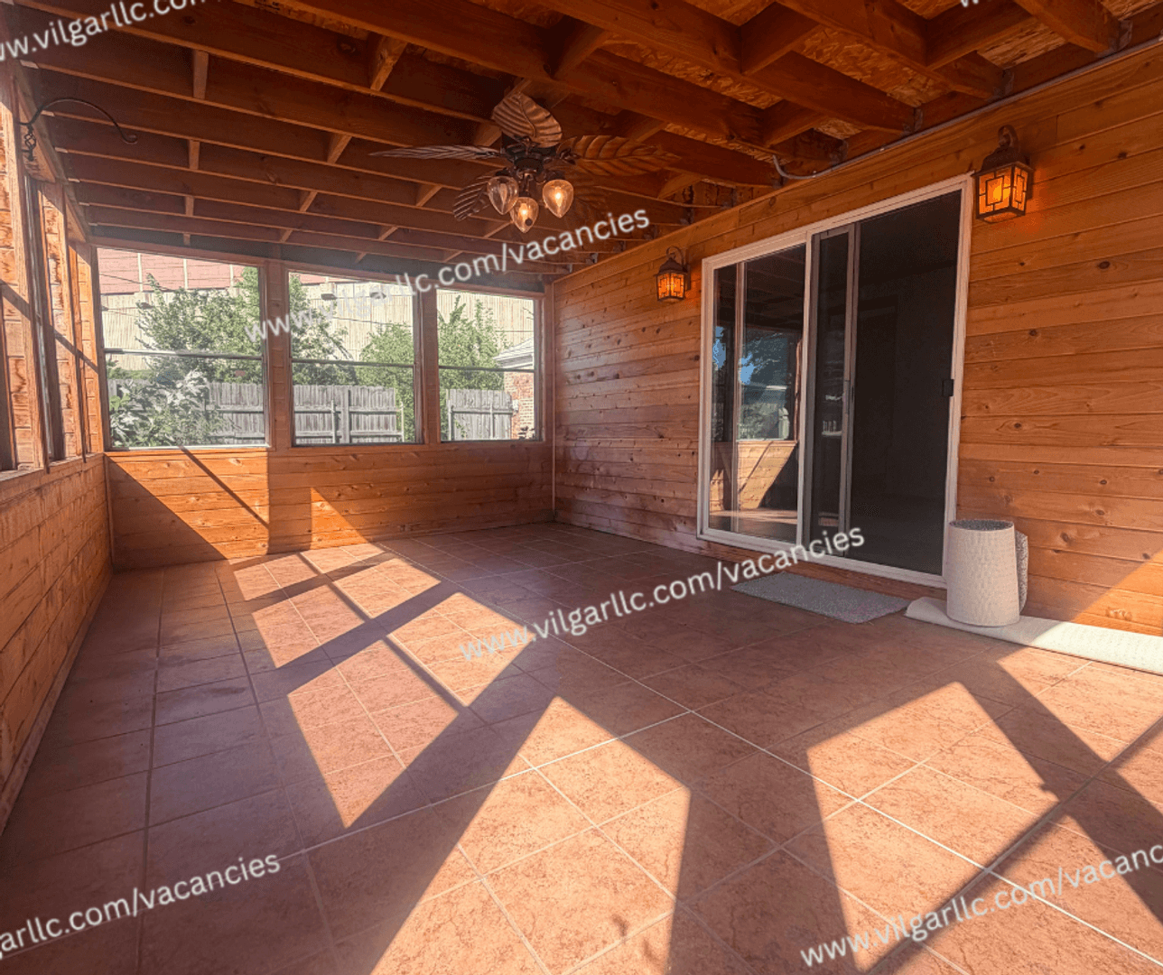 Munster House: 7610 Manor Ave