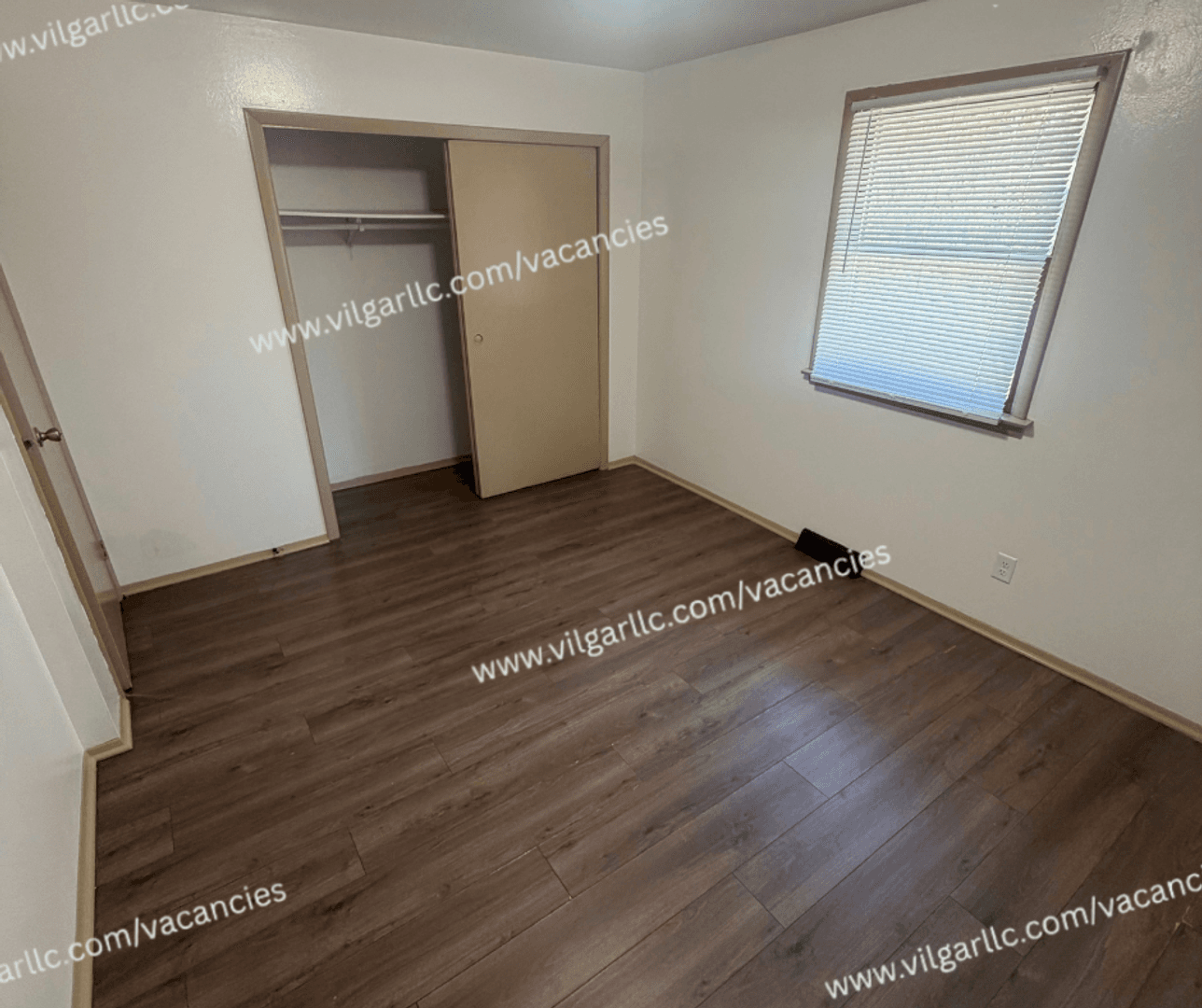 Merrillville Apartment: 5629 Massachusetts St