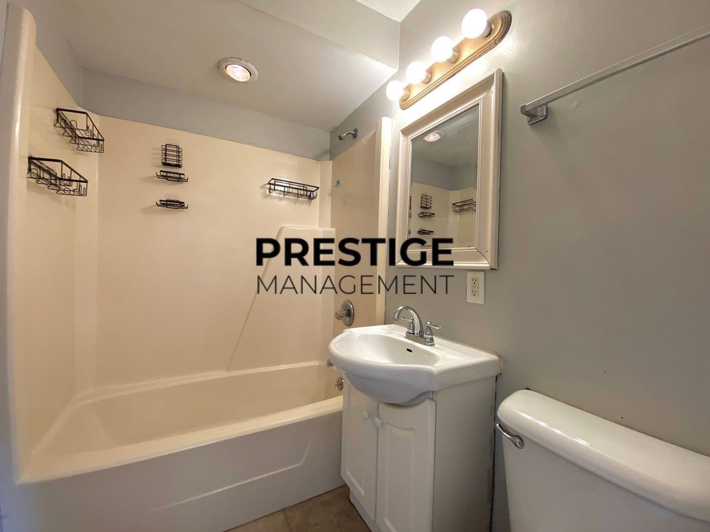 Hammond House: 7732 Birch Dr