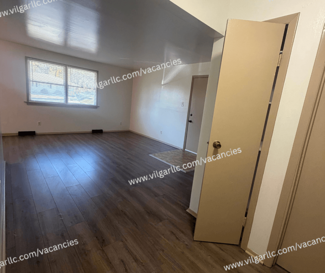 Merrillville Apartment: 5629 Massachusetts St