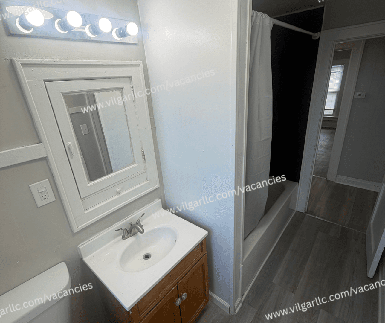 Hobart Apartment: 3236 Michigan St