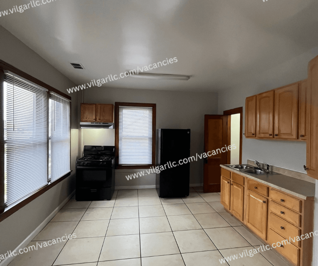 Gary Apartment: 461 Hayes St.