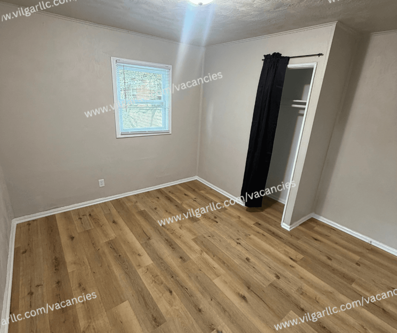 Gary House: 260 Van Buren St