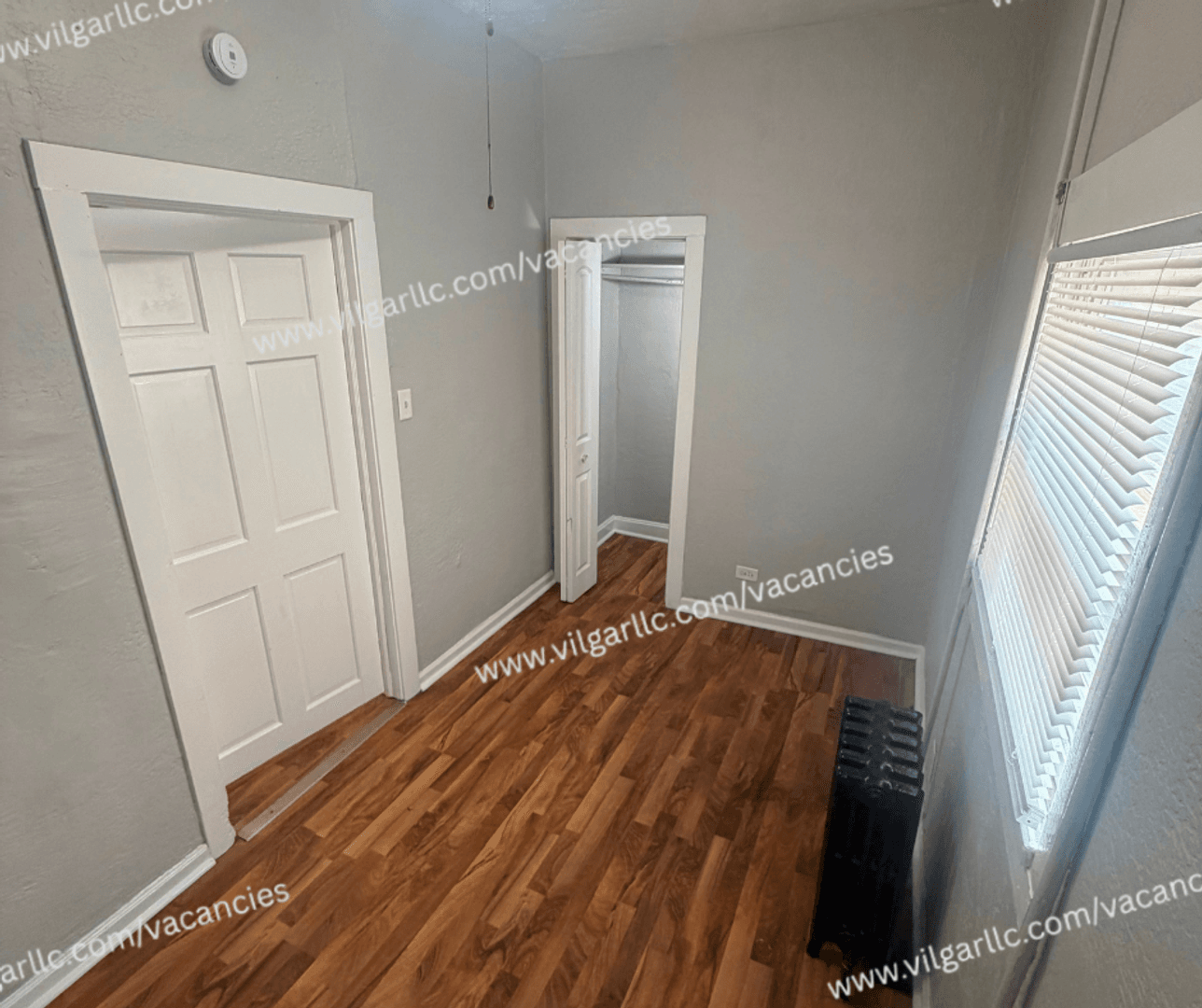 Hammond Apartment: 4232/4236 Grover