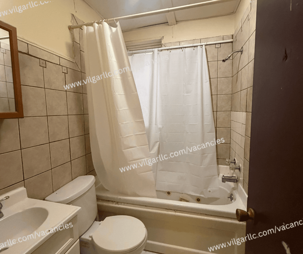 East Chicago Apartment: 4013 Pulaski St