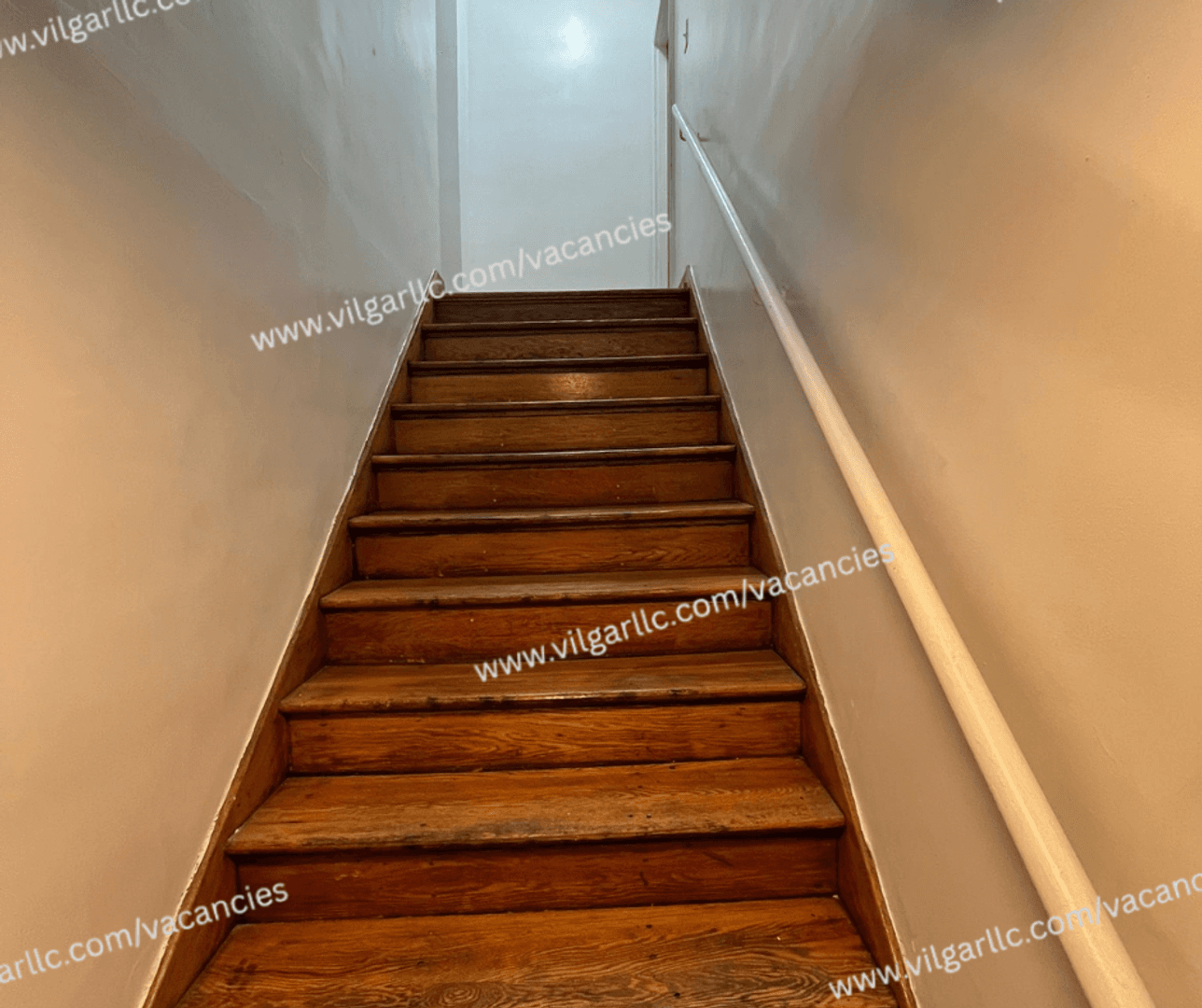 Gary Apartment: 461 Hayes St.