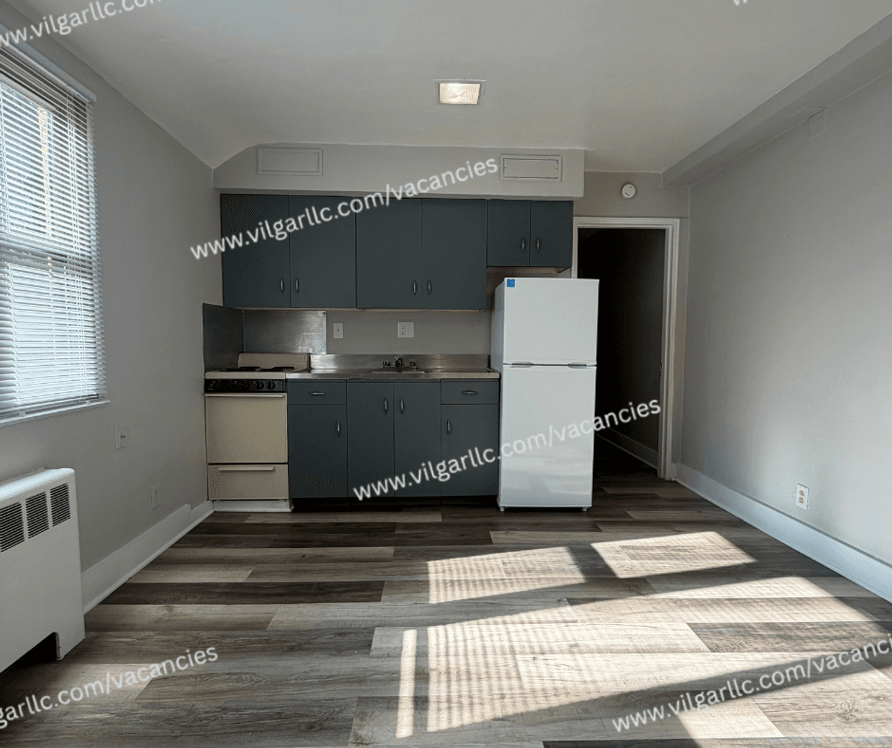La Porte Apartment: 1520 Monroe St,