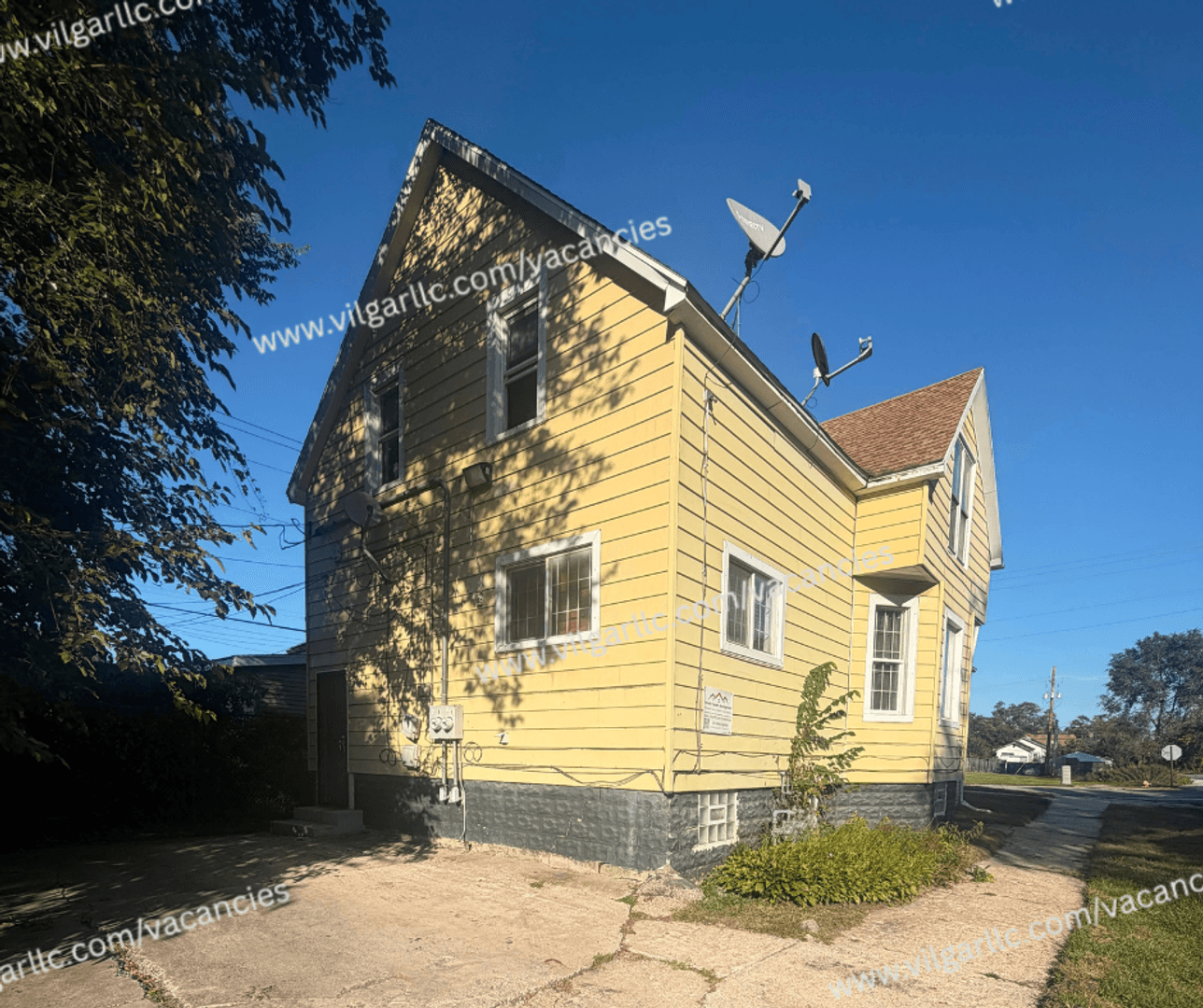 Gary Apartment: 1126 Rutledge St.