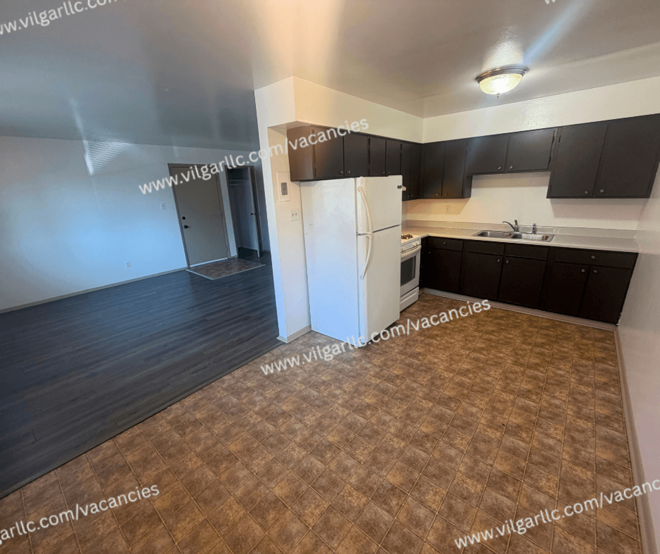 Merrillville Apartment: 5629 Massachusetts St