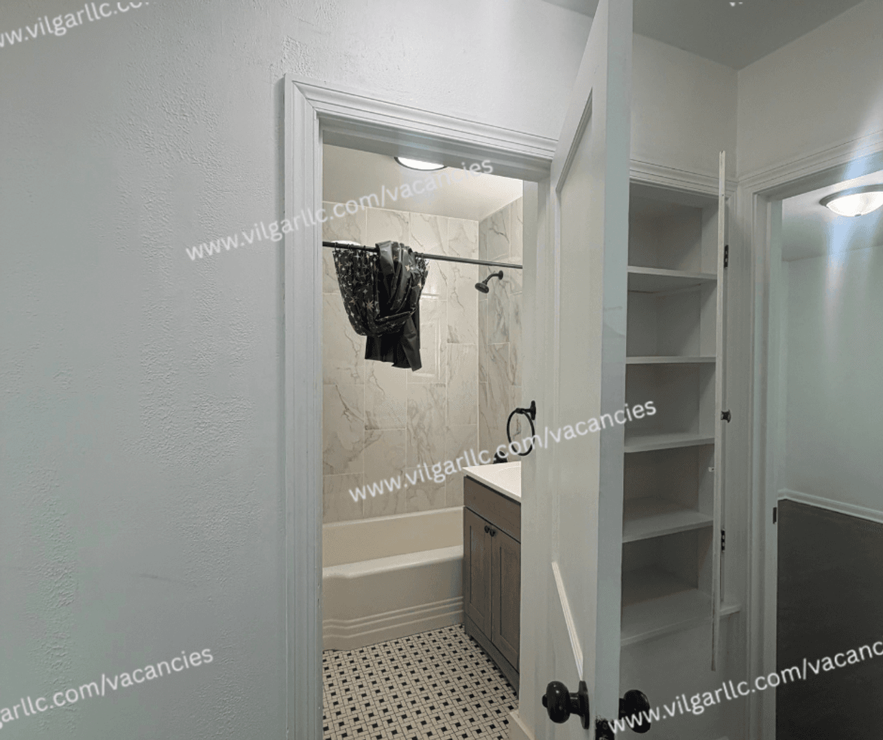 Gary House: 617 Burr St