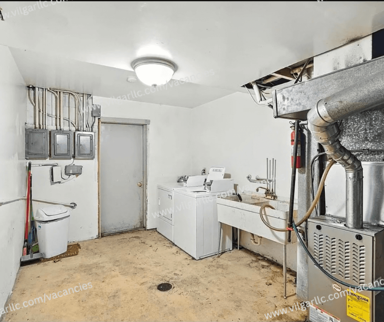 Merrillville Apartment: 5629 Massachusetts St