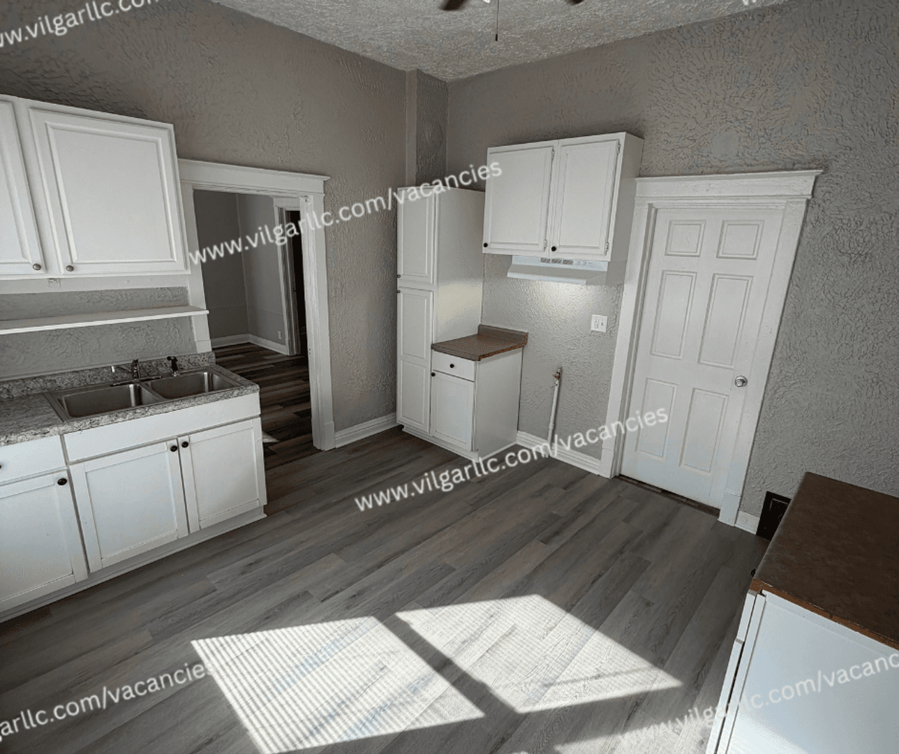 East Chicago Apartment: 3940 Deodar St