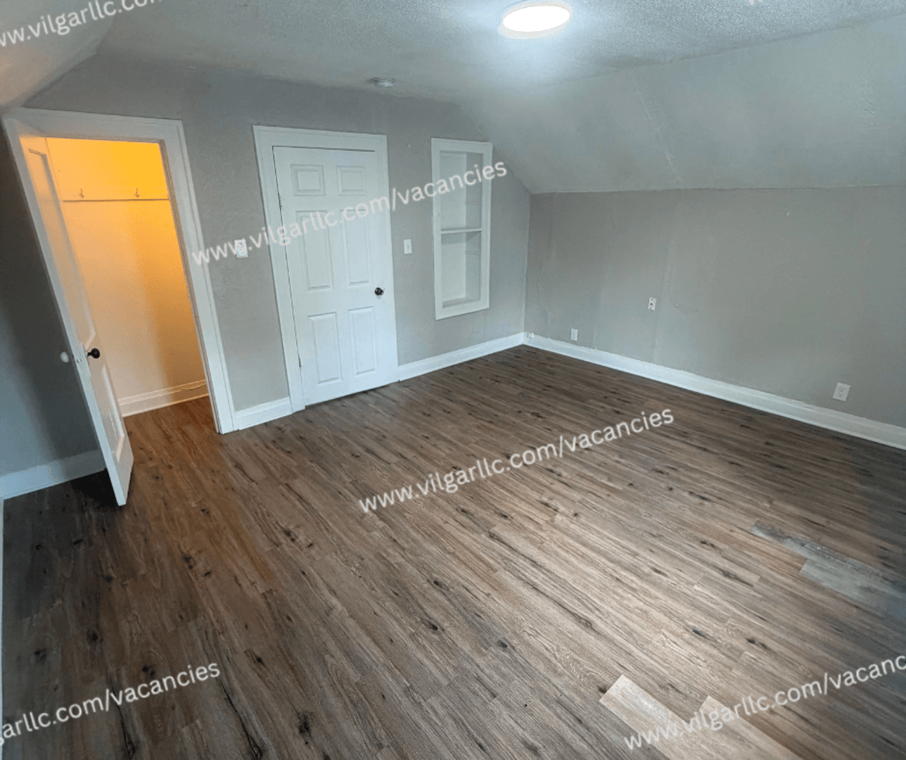 Hobart Apartment: 3236 Michigan St