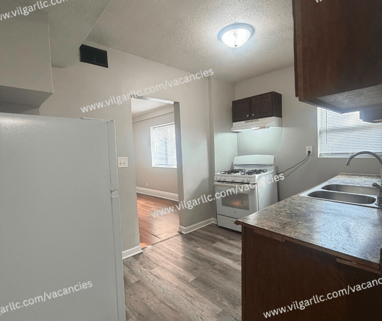 East Chicago Apartment: 5006 Magoun