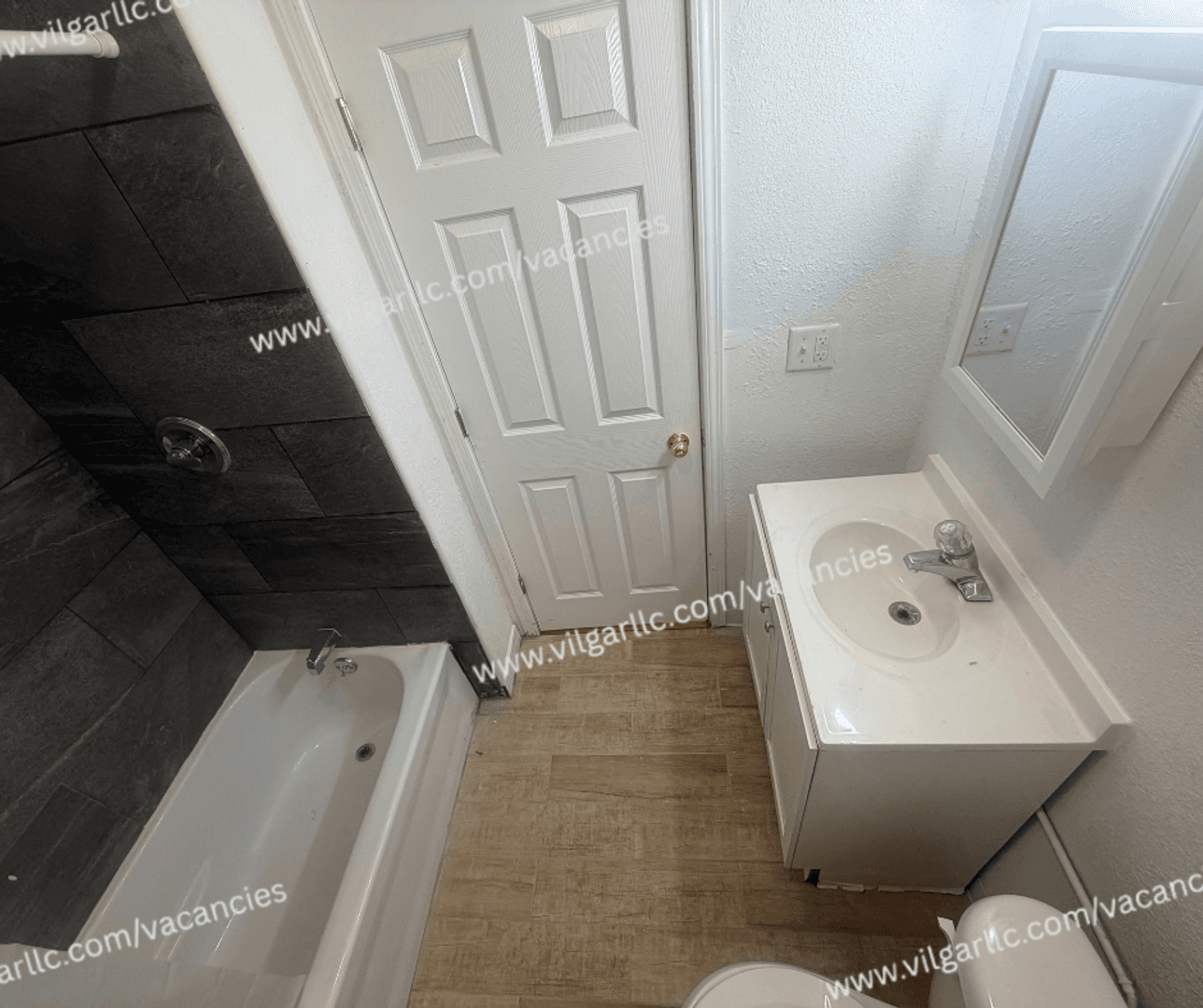 Gary Apartment: 1514 W 5th Ave