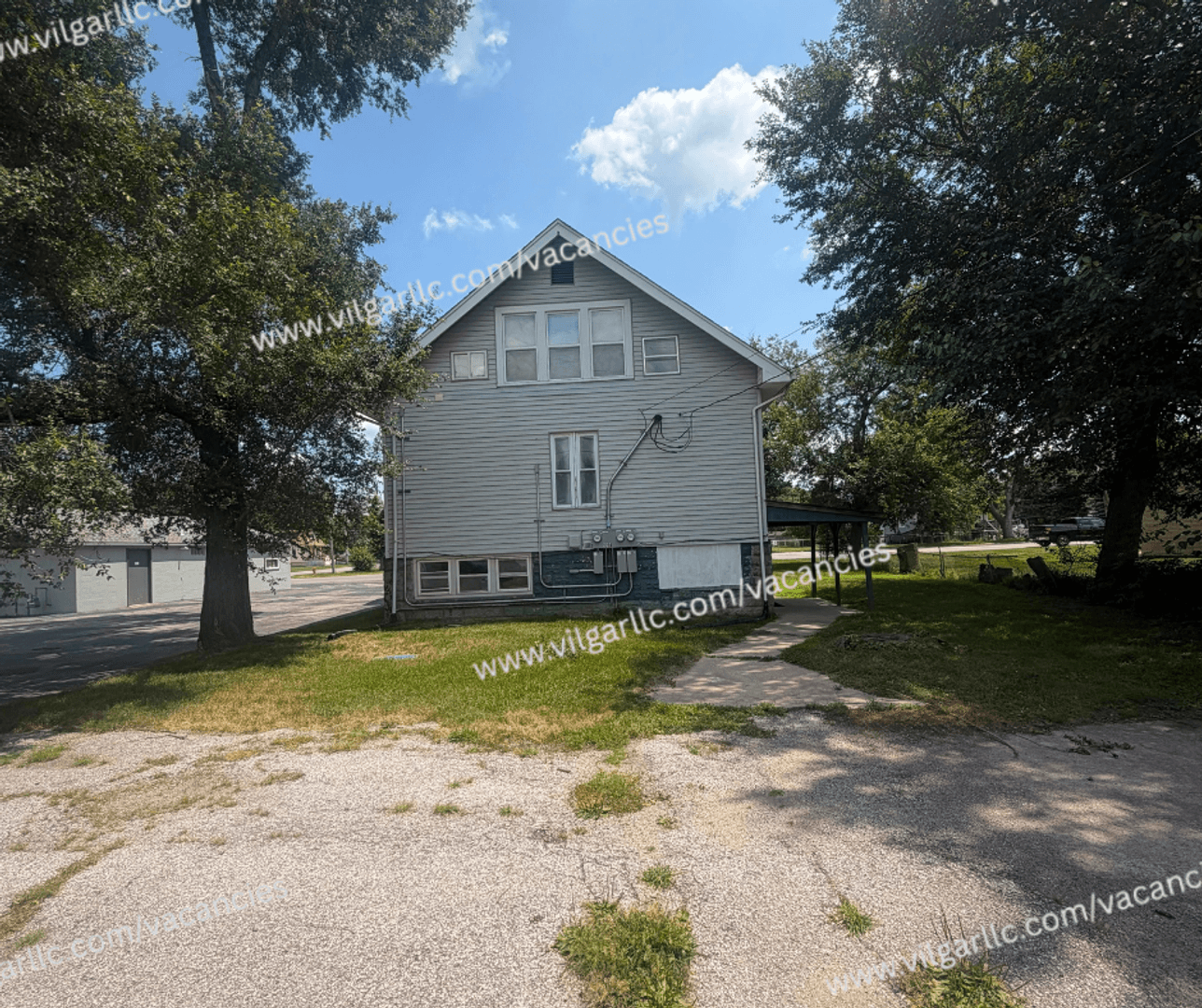 Hobart Apartment: 3236 Michigan St