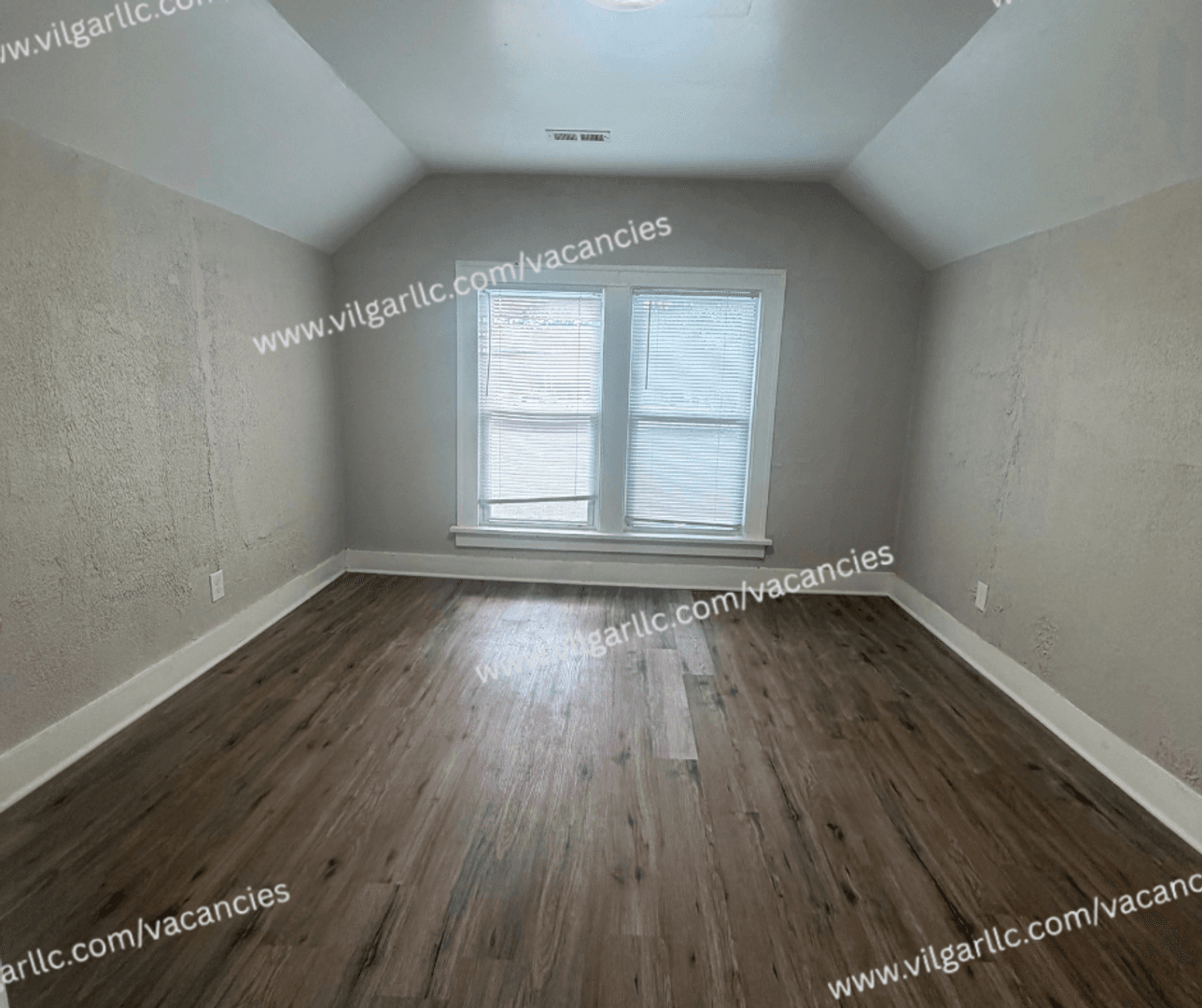 Hobart Apartment: 3236 Michigan St