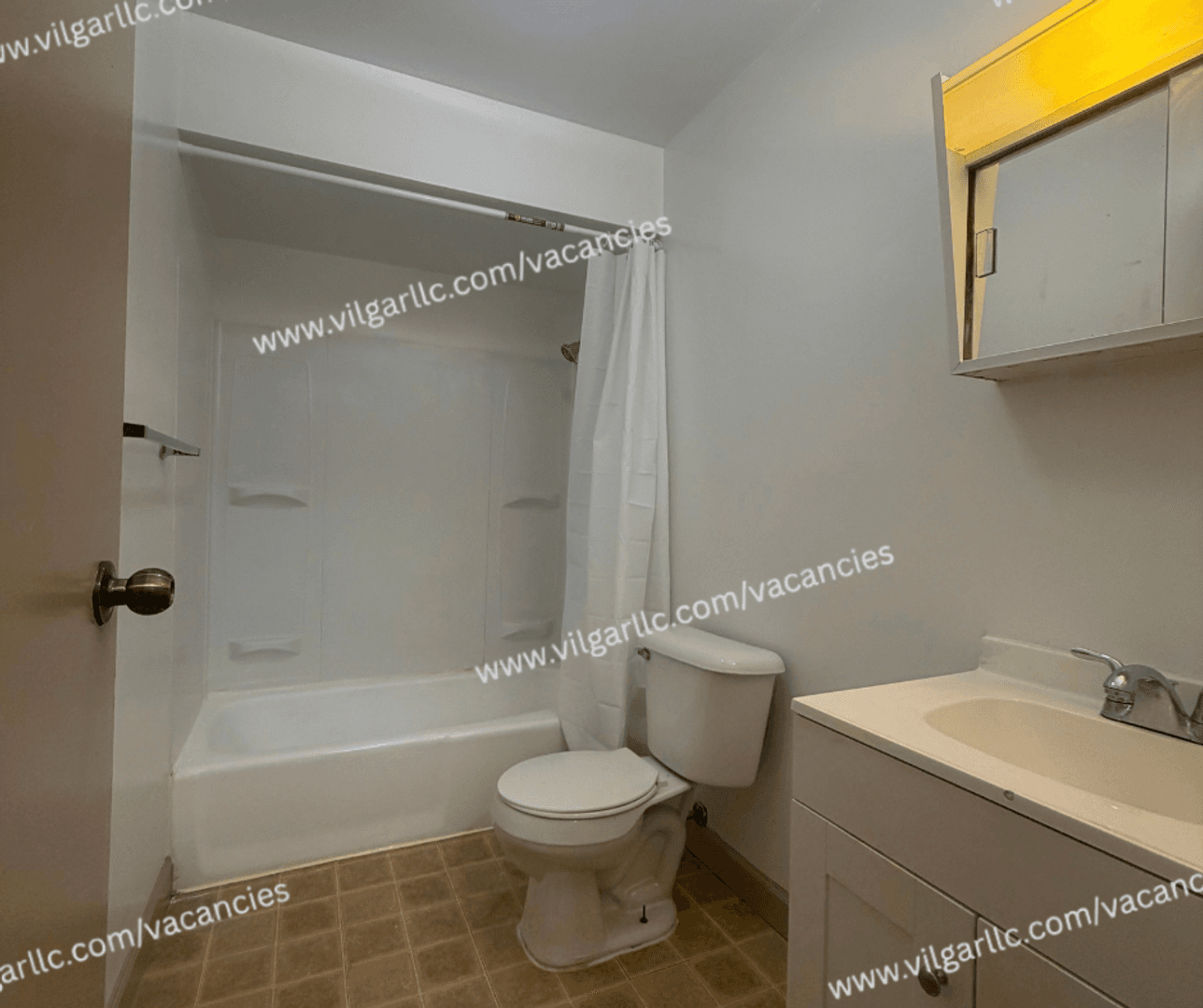 Merrillville Apartment: 5629 Massachusetts St