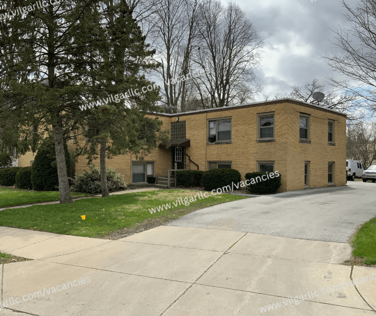 La Porte Apartment: 1520 Monroe St,
