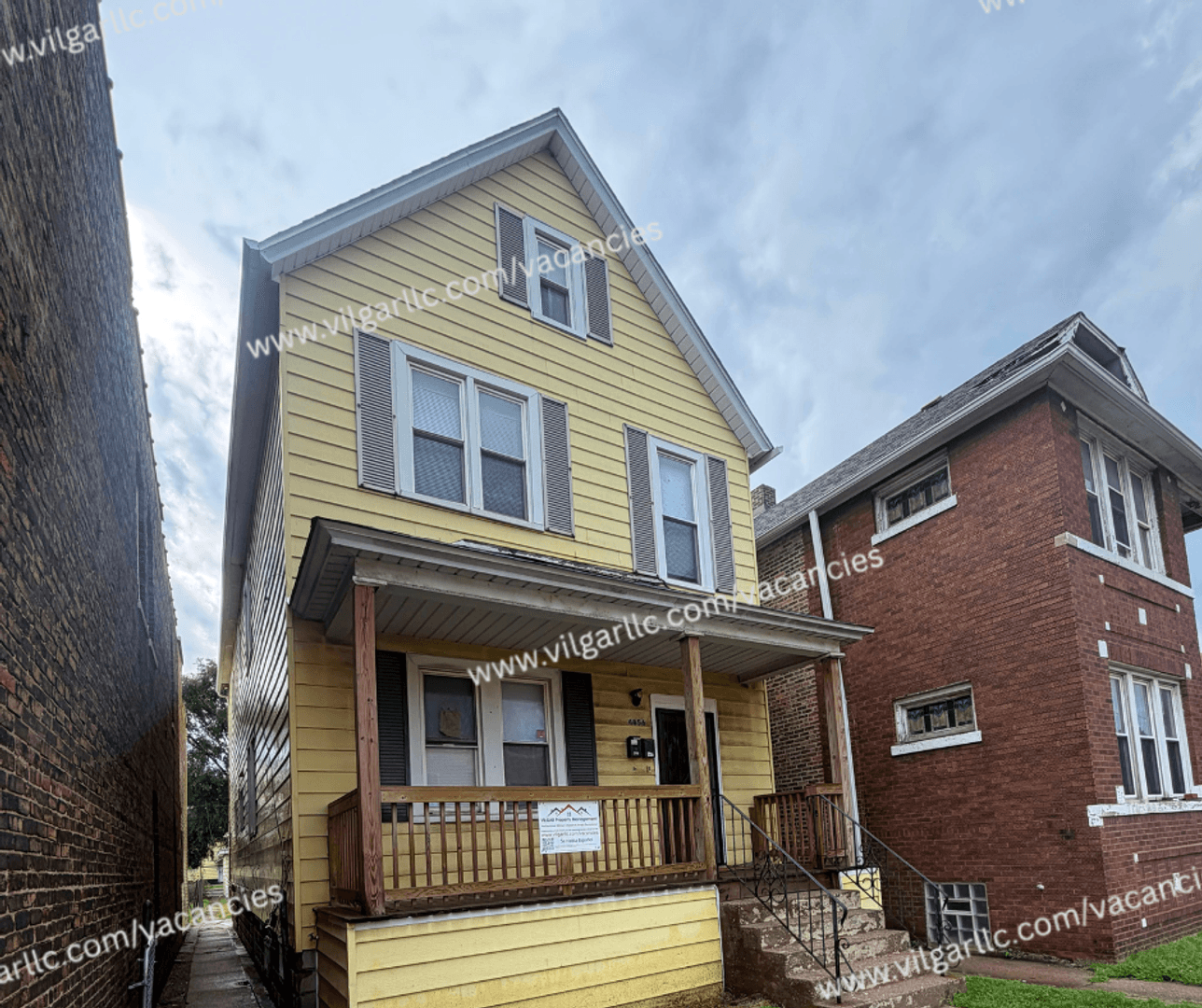 East Chicago Apartment: 4856 Magoun Ave.