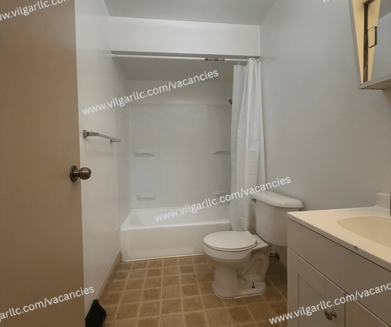 Merrillville Apartment: 5629 Massachusetts St