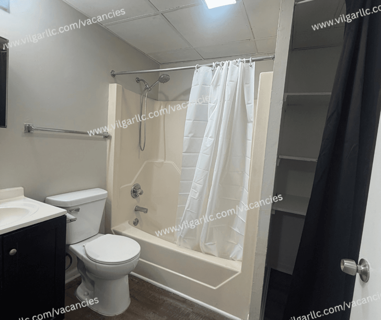 East Chicago Apartment: 3931 Ivy St.