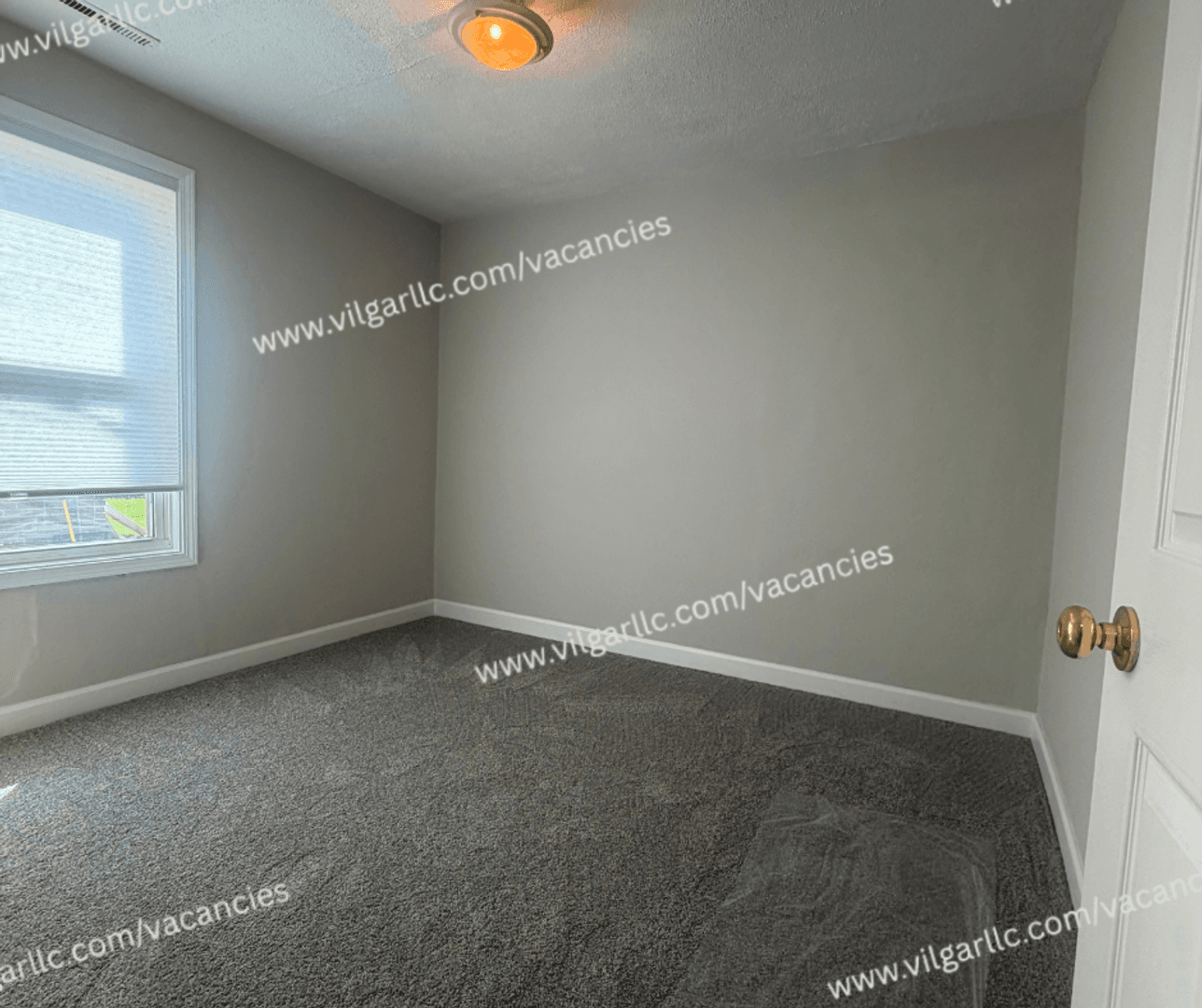 Munster House: 7610 Manor Ave