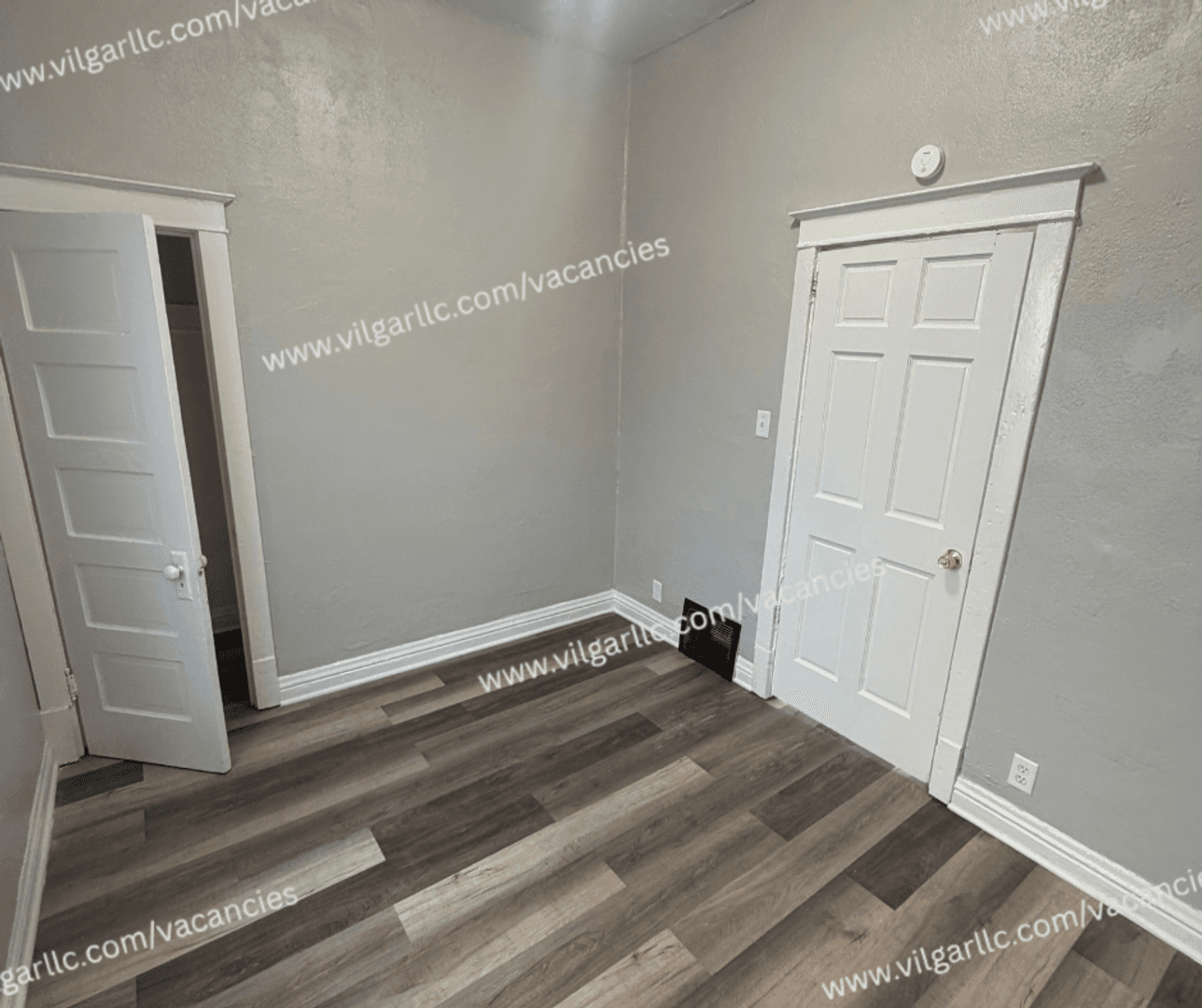 East Chicago Apartment: 3940 Deodar St