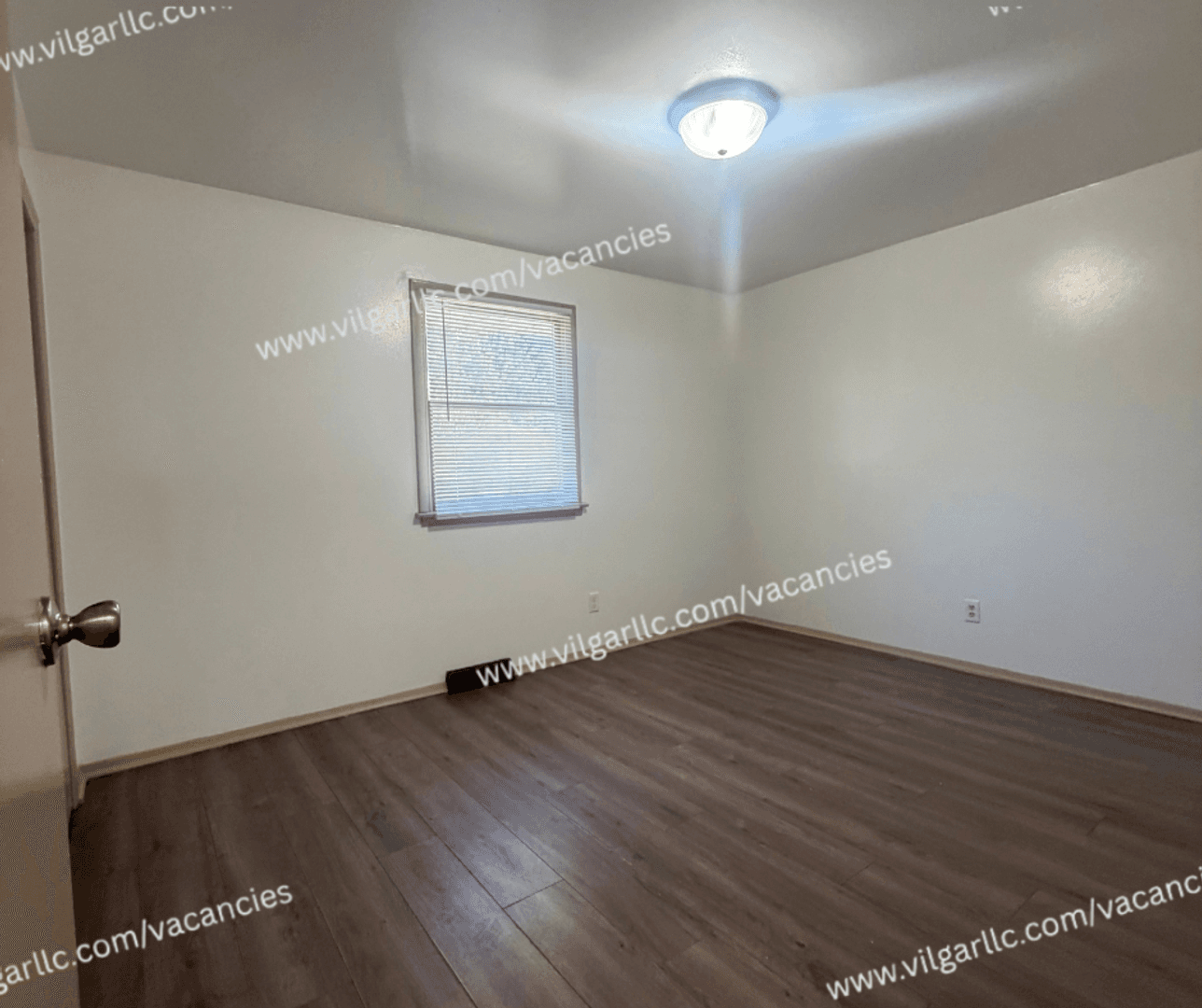 Merrillville Apartment: 5629 Massachusetts St