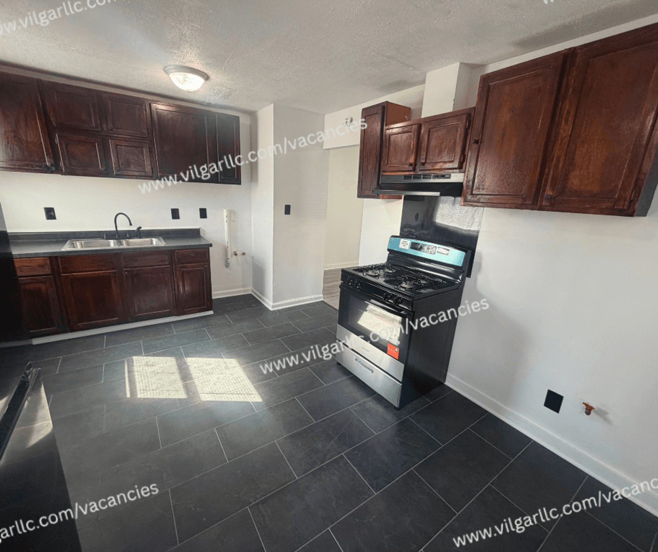 Gary House: 5121 E 10th Ave