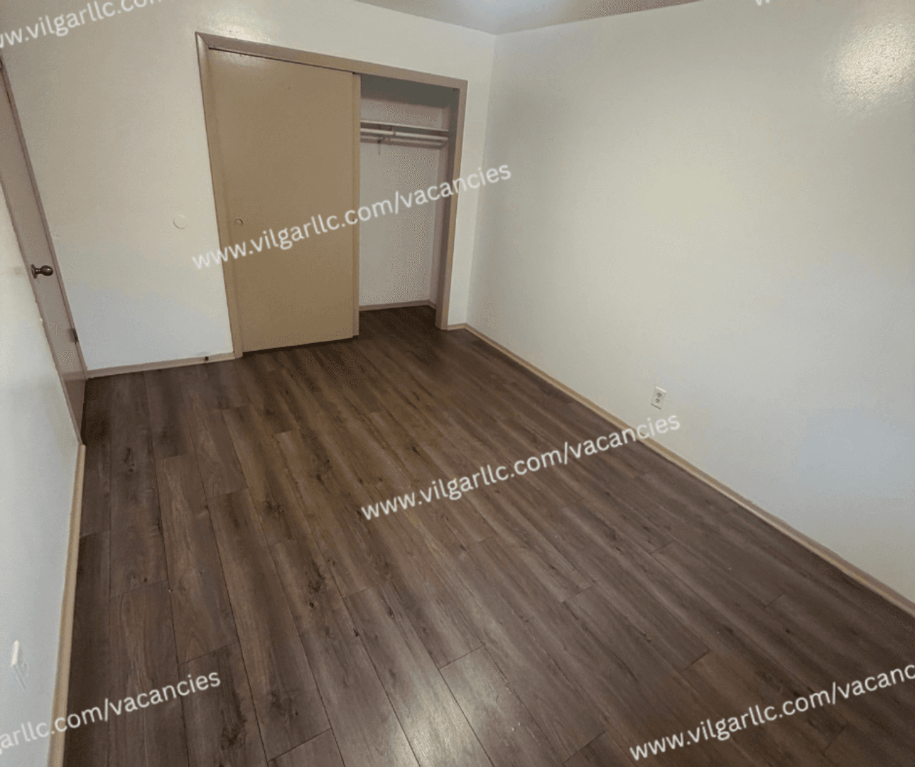 Merrillville Apartment: 5629 Massachusetts St