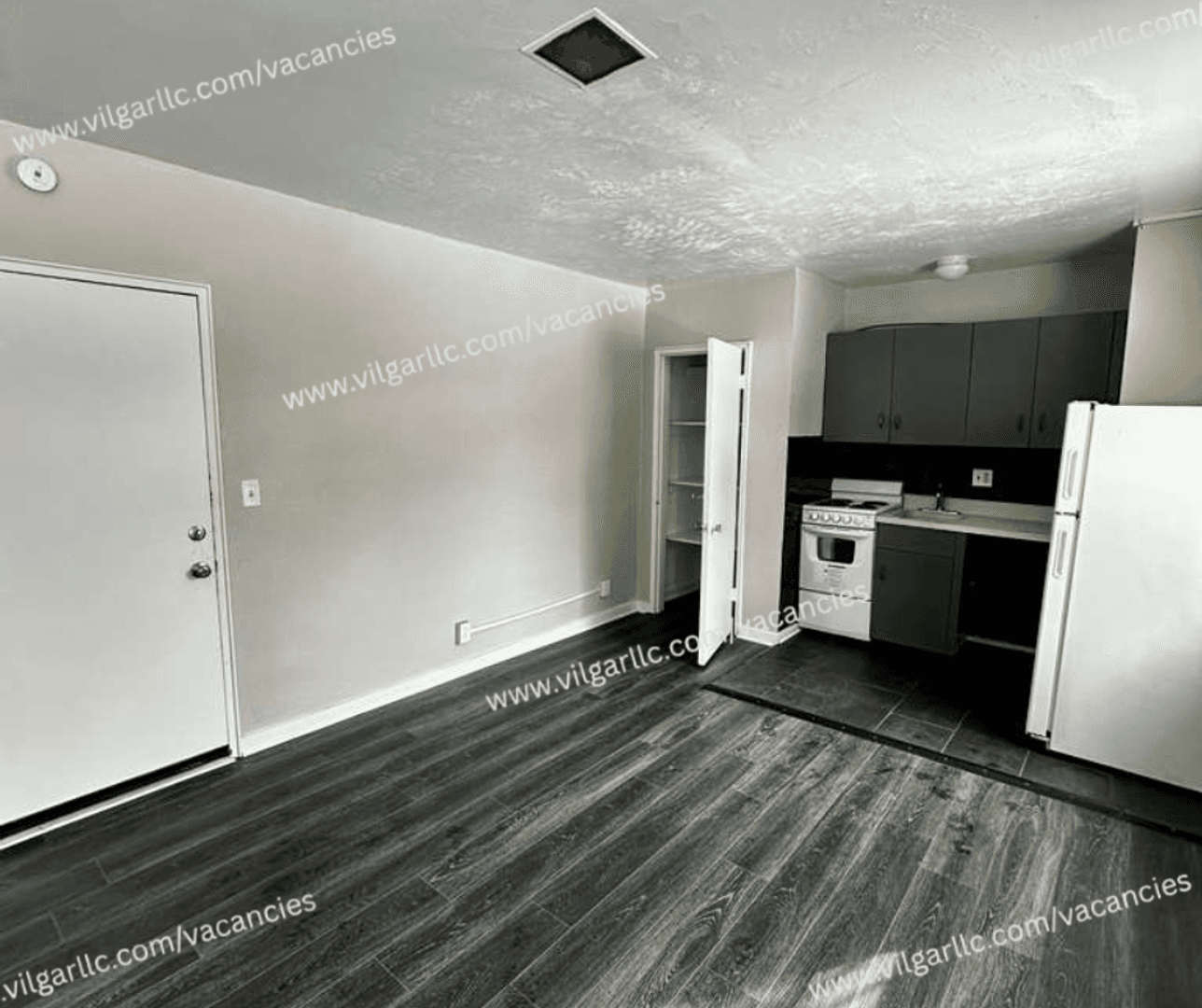 La Porte Apartment: 1520 Monroe St,
