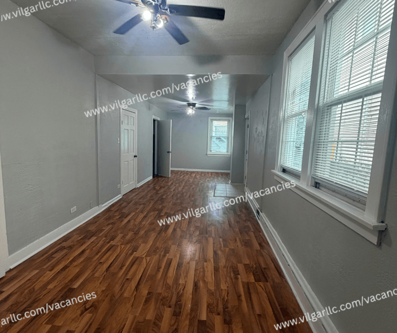 Hammond Apartment: 4232/4236 Grover