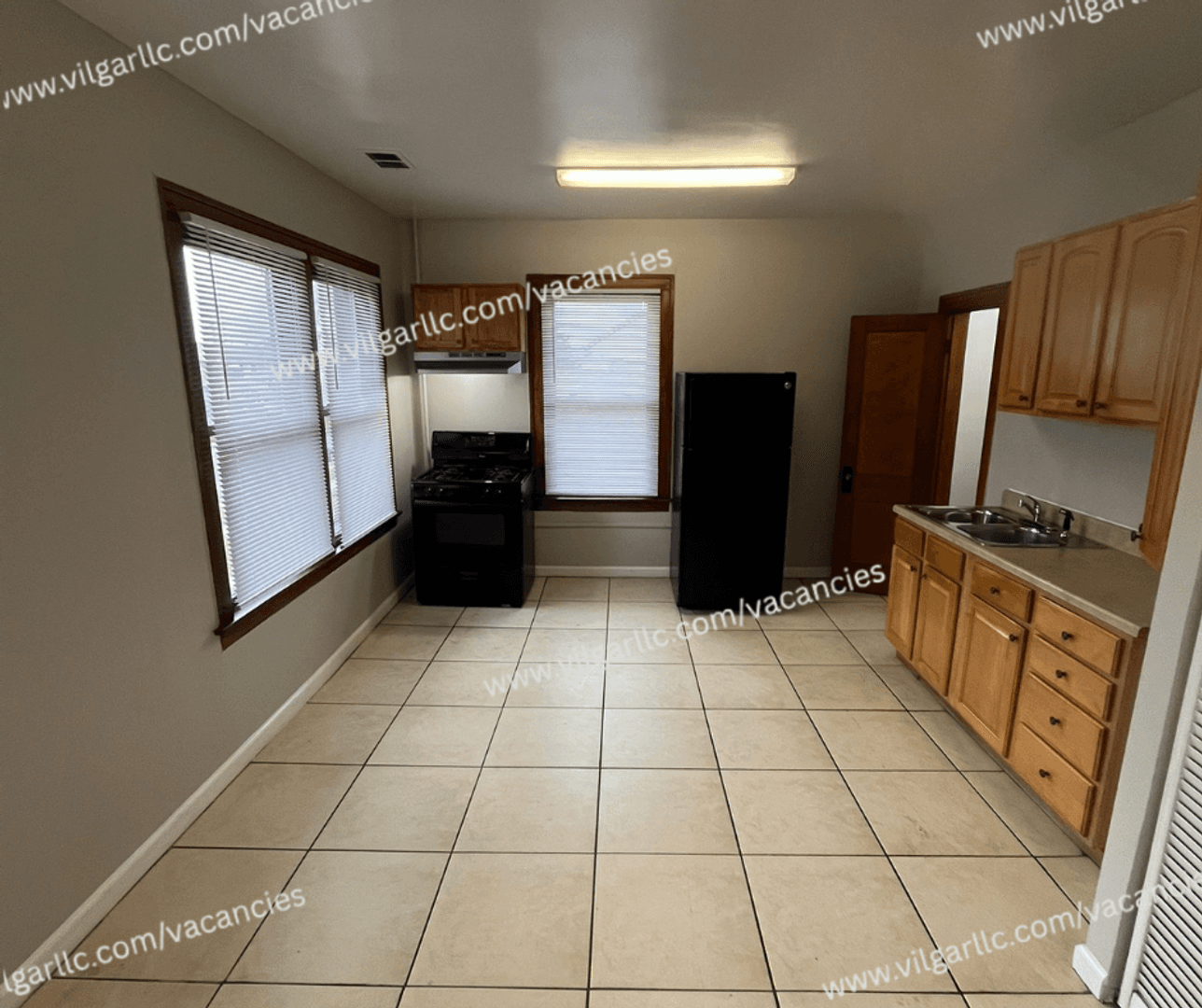Gary Apartment: 461 Hayes St.