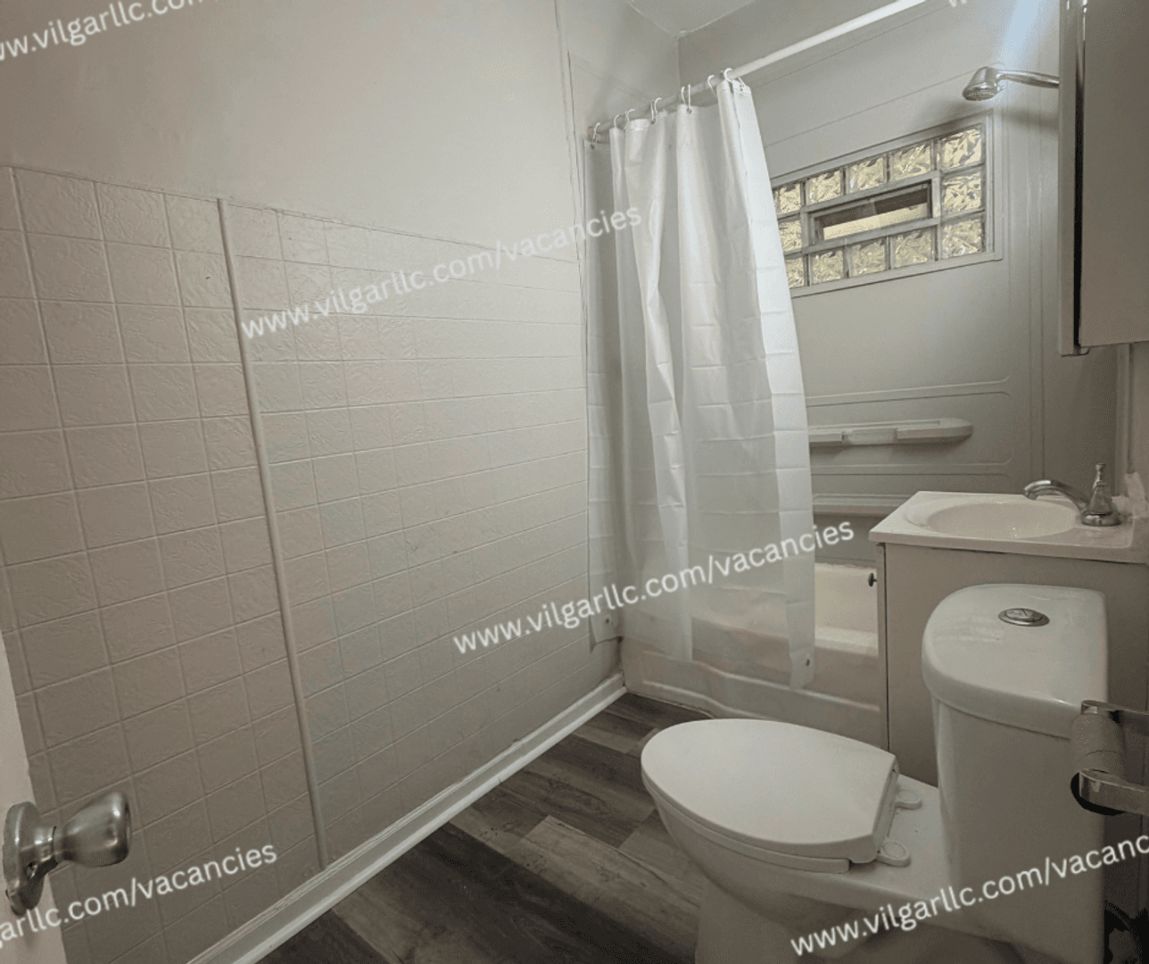 East Chicago Apartment: 4728 Baring Ave