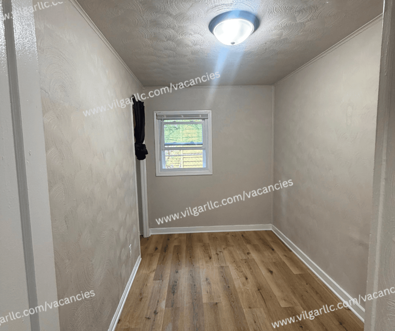 Gary House: 260 Van Buren St