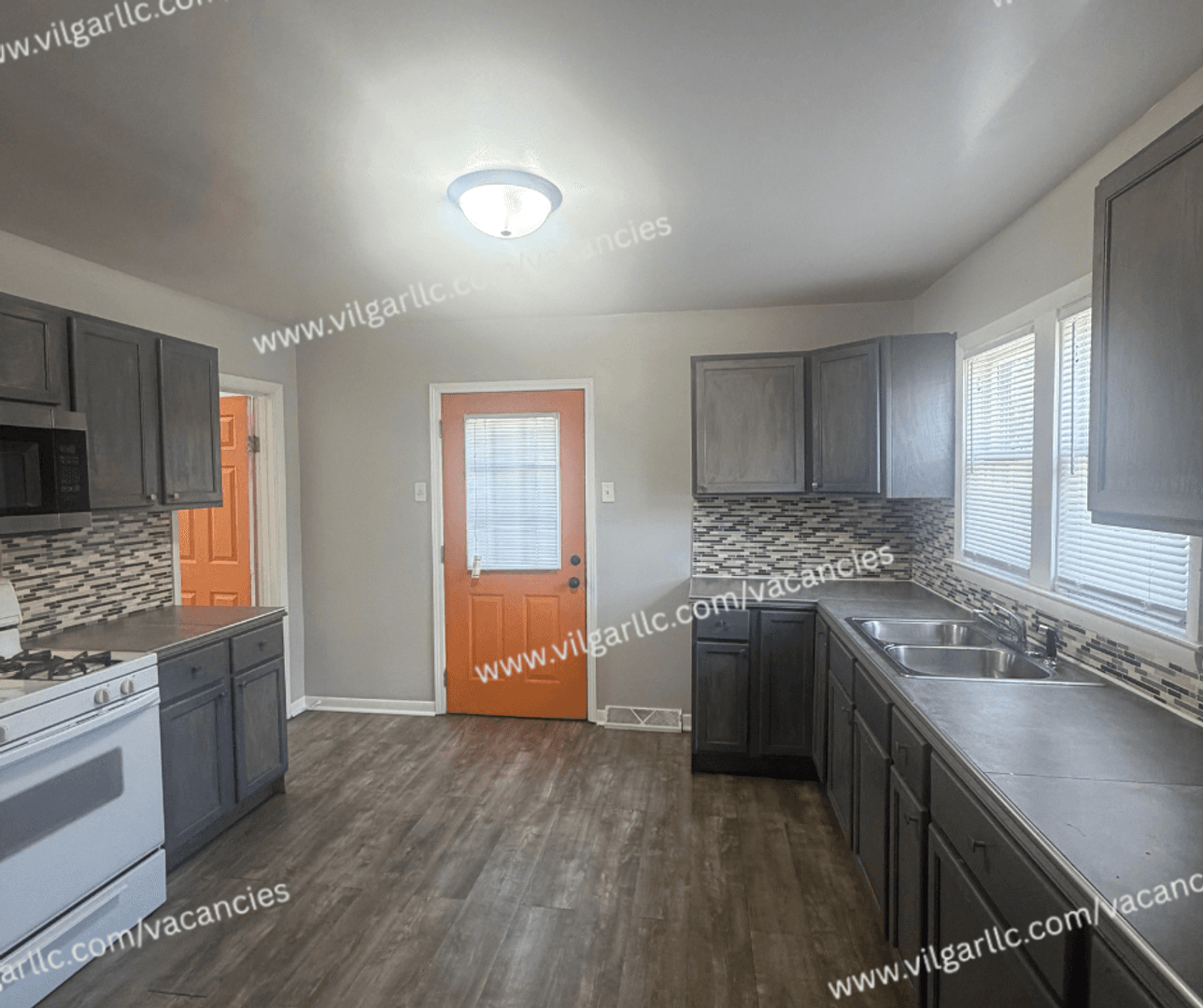 Hammond Apartment: 4232/4236 Grover