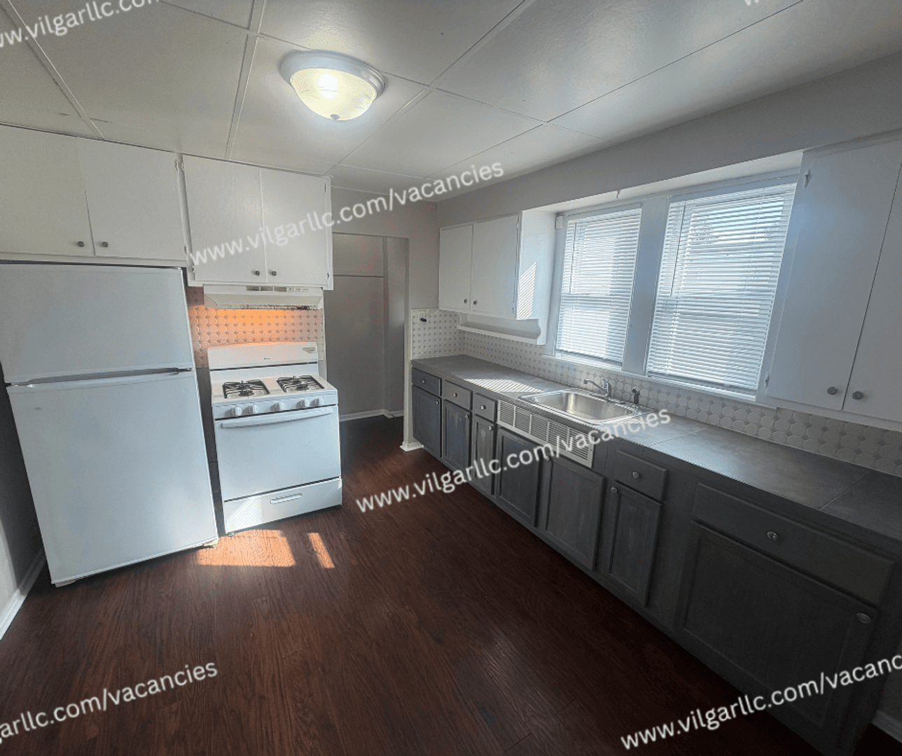 Hammond Apartment: 4403 Towle