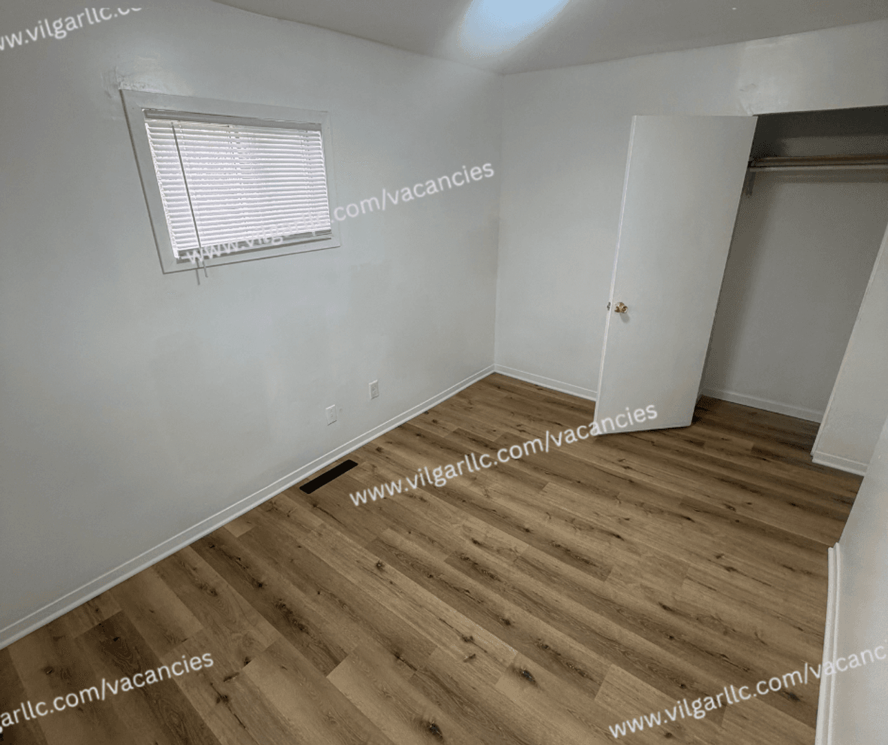 Gary House: 2700 Central Dr