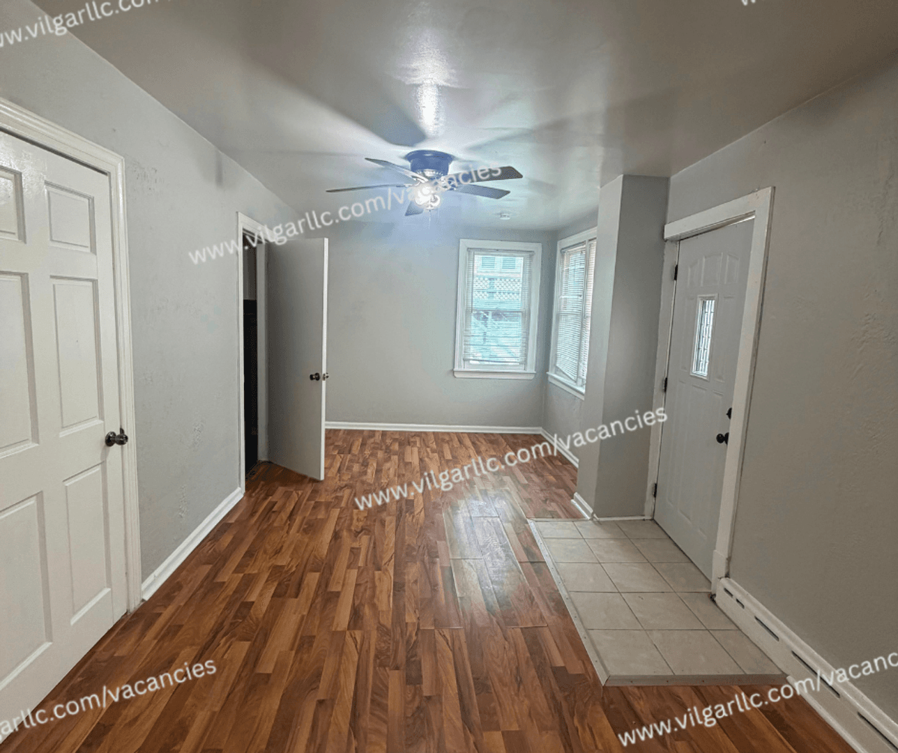 Hammond Apartment: 4232/4236 Grover