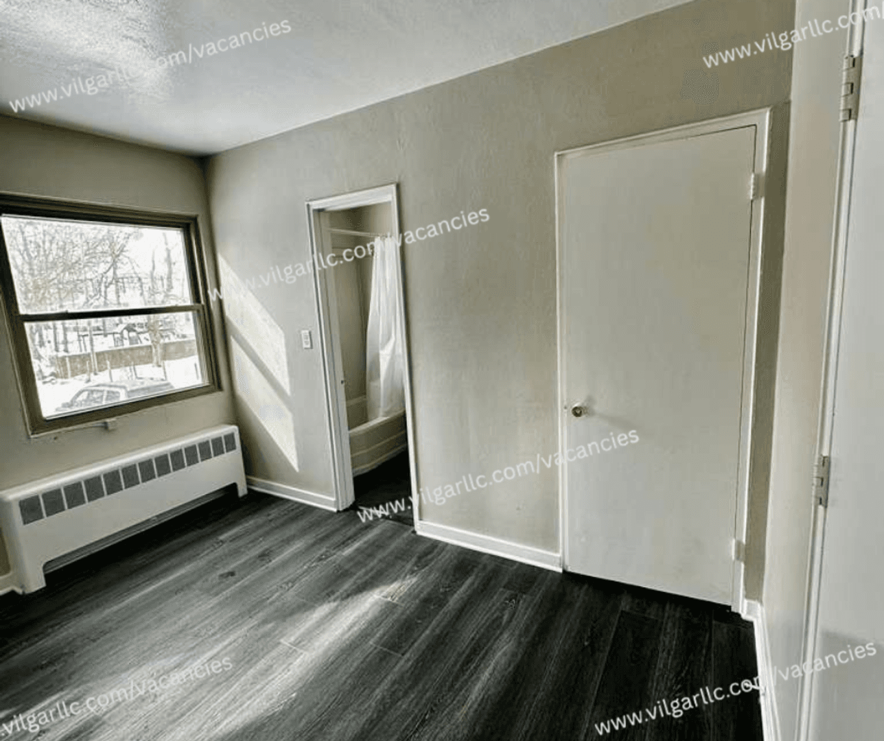 La Porte Apartment: 1520 Monroe St,