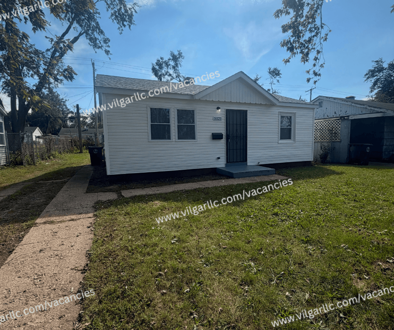 Gary House: 5121 E 10th Ave