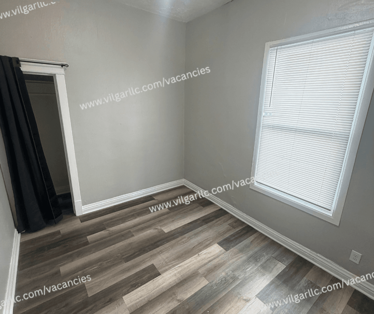 East Chicago Apartment: 3940 Deodar St