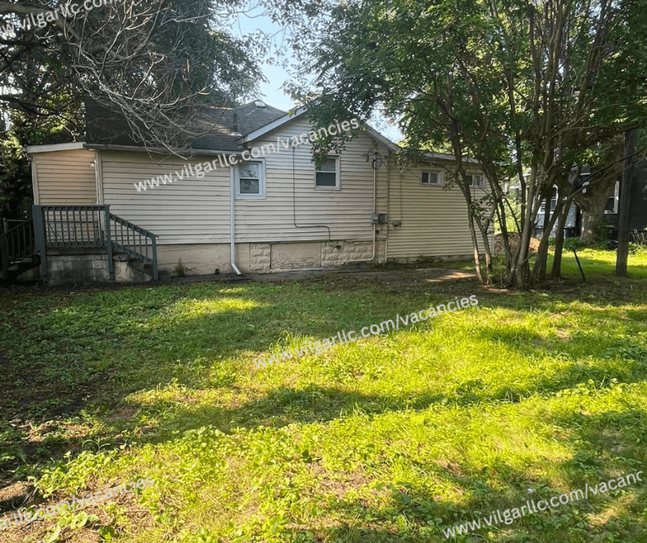Gary House: 6065 E. 6th Place