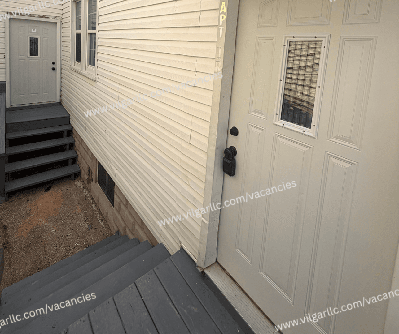 Hammond Apartment: 4232/4236 Grover