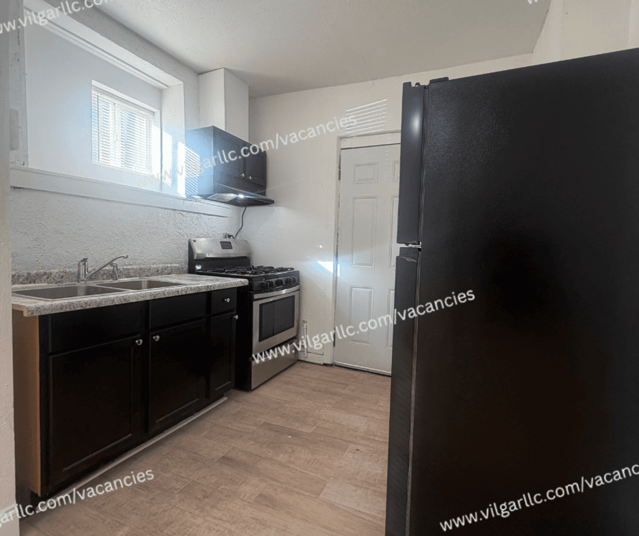 Gary Apartment: 1514 W 5th Ave