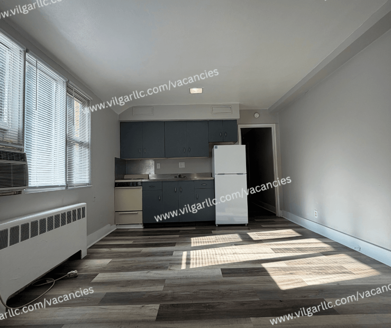 La Porte Apartment: 1520 Monroe St,